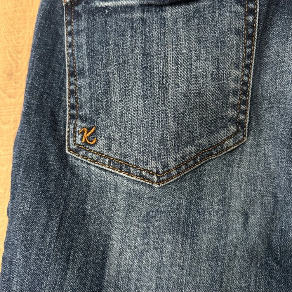 Kut From the Cloth Reese High Rise Straight Leg Blue Jeans SZ 4 30x26 Distressed - Picture 7 of 9